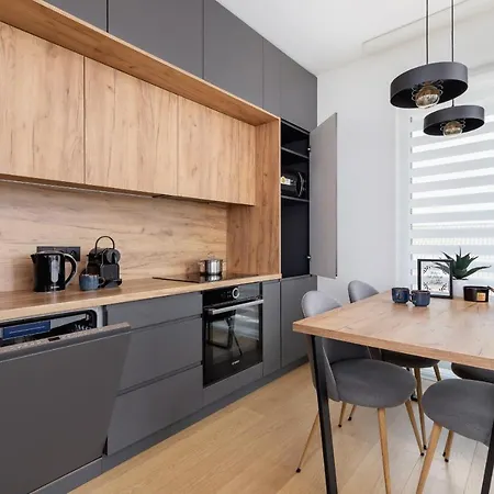 Modern & Spacious Apartment With Air Conditioning & Parking By Renters Prestige Kraków Zewnętrze zdjęcie