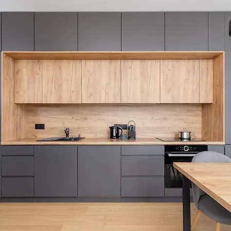 Modern & Spacious Apartment With Air Conditioning & Parking By Renters Prestige Kraków Zewnętrze zdjęcie