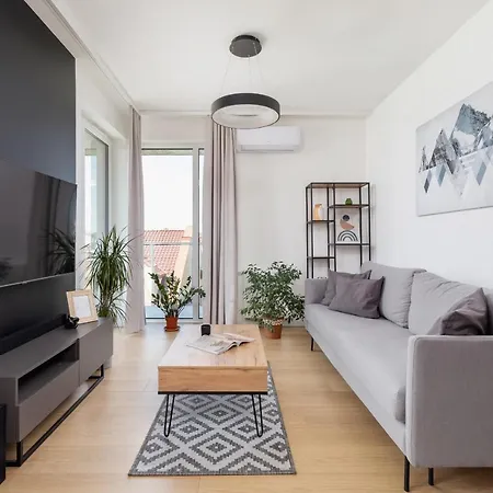 Modern & Spacious Apartment With Air Conditioning & Parking By Renters Prestige Kraków Zewnętrze zdjęcie