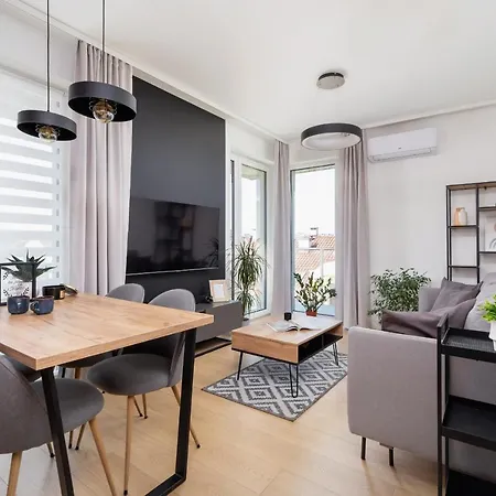 Modern & Spacious Apartment With Air Conditioning & Parking By Renters Prestige Kraków Zewnętrze zdjęcie
