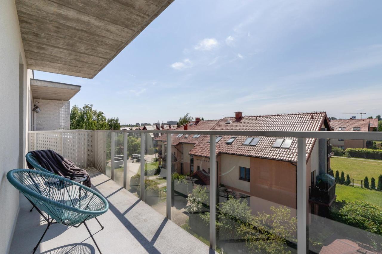 Leilighet Modern & Spacious With Air Conditioning & Parking By Renters Prestige