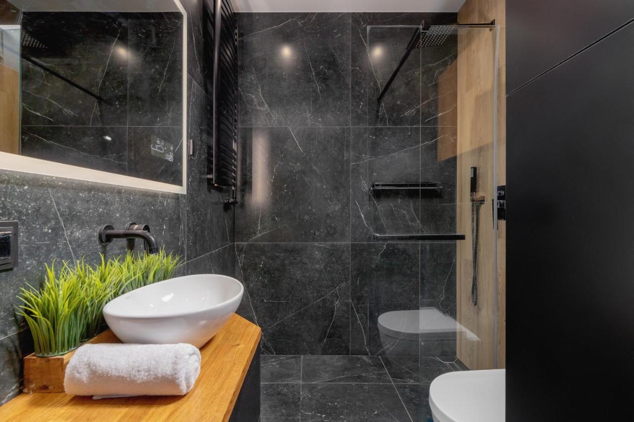 Leilighet Modern & Spacious With Air Conditioning & Parking By Renters Prestige *