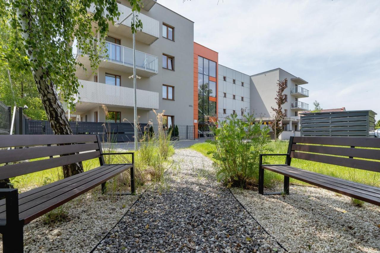 Leilighet Modern & Spacious With Air Conditioning & Parking By Renters Prestige